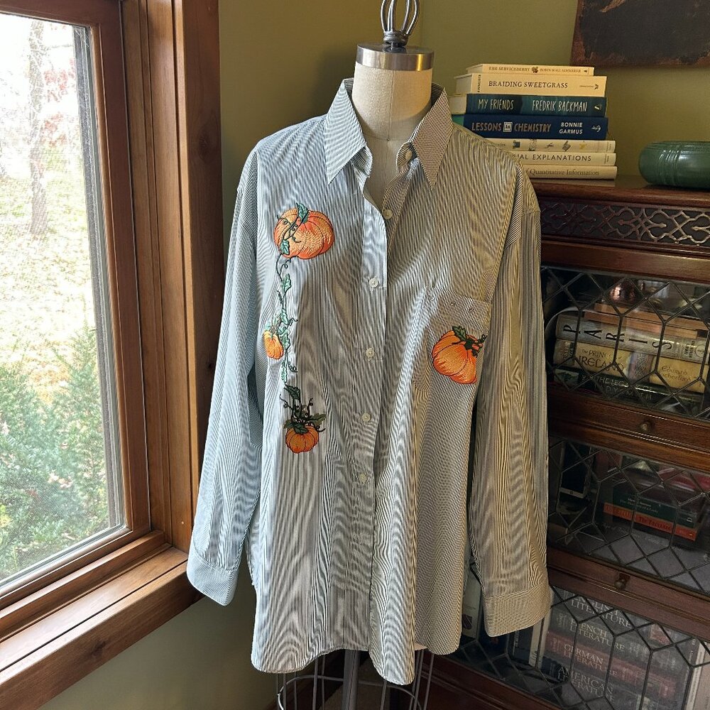 Las Olas Classic Button Down Pinstripe Blouse w/Pumpkin (NWOT) - Picture 2 of 7